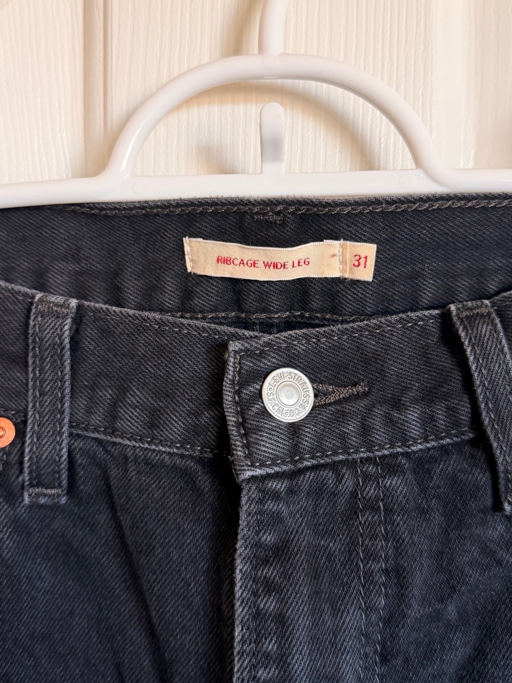 Levi's Ribcage Wide Leg Jeans in Rosie Posie - W31 x L32 - Picture 5 of 6
